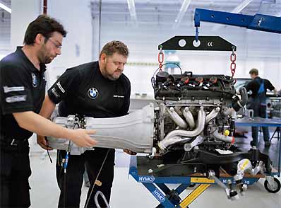 ../../JPG/BMW/bmw00175.JPG, BMW P45 Motor des BMW 320si WTCC, BMW P45 Engine of the BMW 320si WTCC, photo by bmw 03-2006
