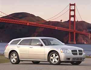 All-wheel Drive Joins Rear-wheel Drive on 2005 Chrysler 300 and Dodge Magnum, photo by daimlerchrysler 07-2004